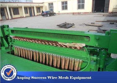 China máquina soldada con autógena 220V de la malla de alambre para la agricultura de las aves de corral del sector de la construcción proveedor